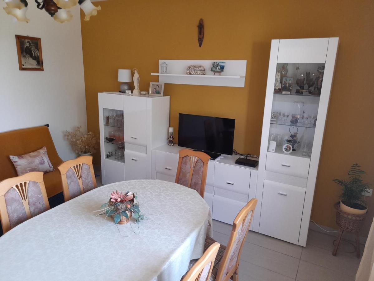 Appartement Apartman Lipa à Senj  Extérieur photo